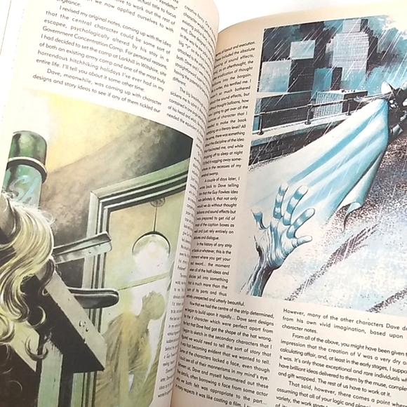 V For Vendetta Graphic Novel, DC Comics 2005 - Picture 14 of 16